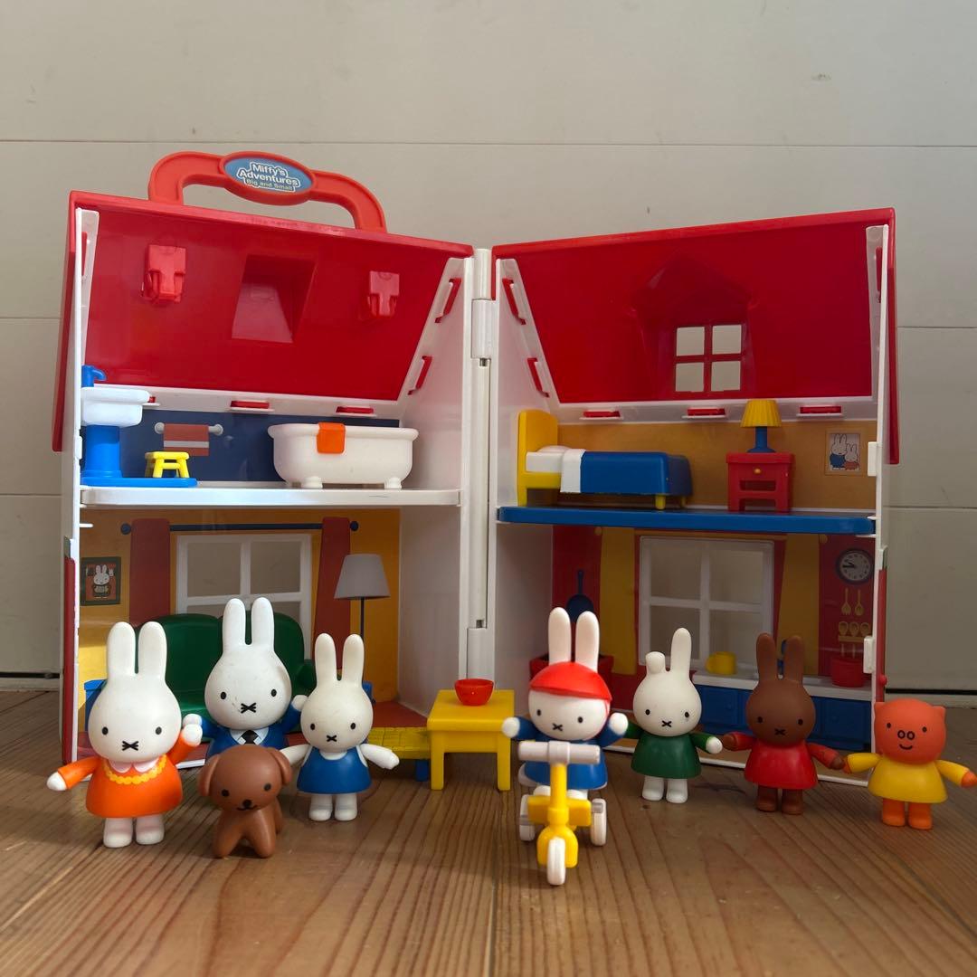 Walmar限定　廃盤品　ミッフィーの家とフィギュアセット