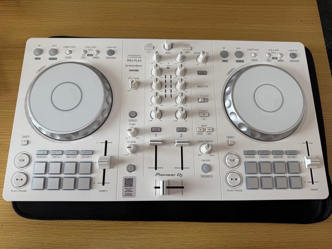 DDJ-FLX4-W、専用スリーブケース、DJヘッドホン セット