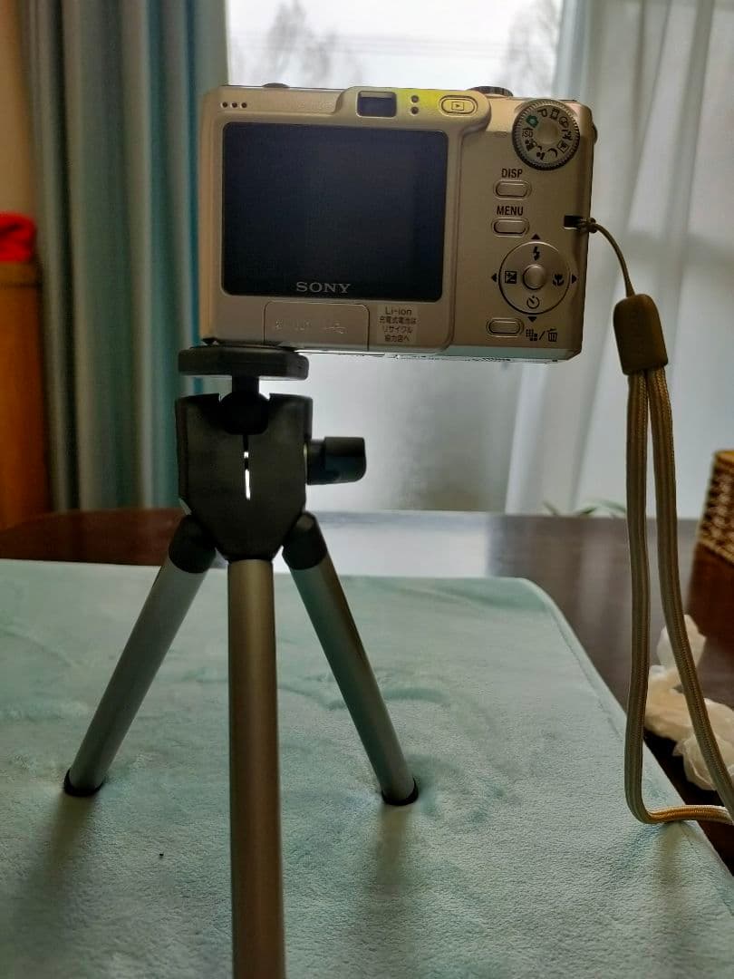 【美品】【動作確認済み】デジタルカメラ　SONY サイバーショットDSC-W35