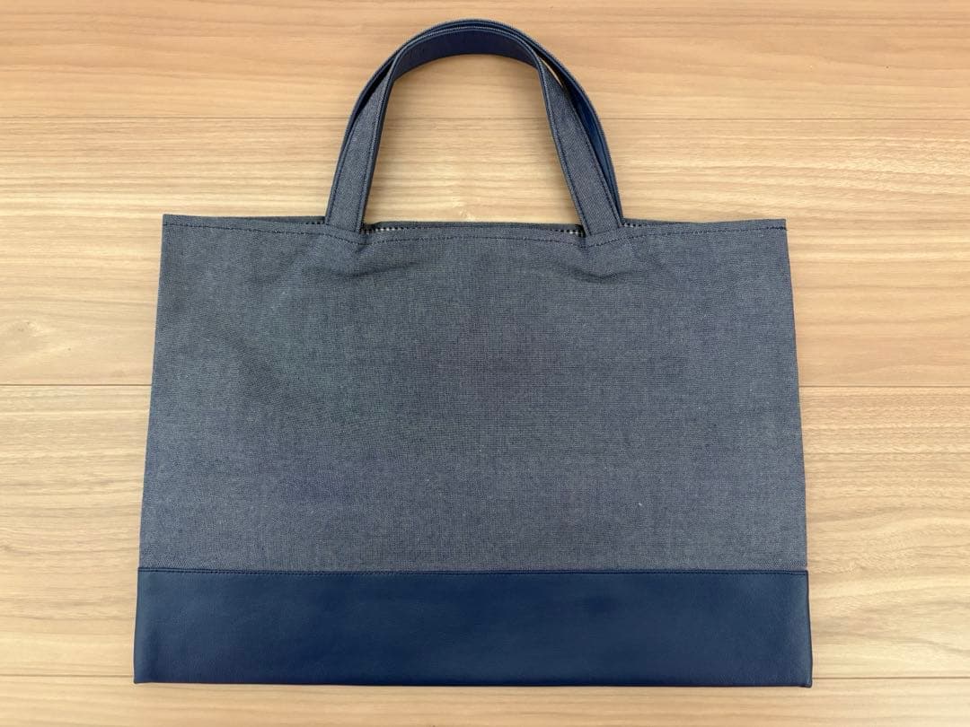 お値下げ　ファミリア　ブック入れ　バッグ