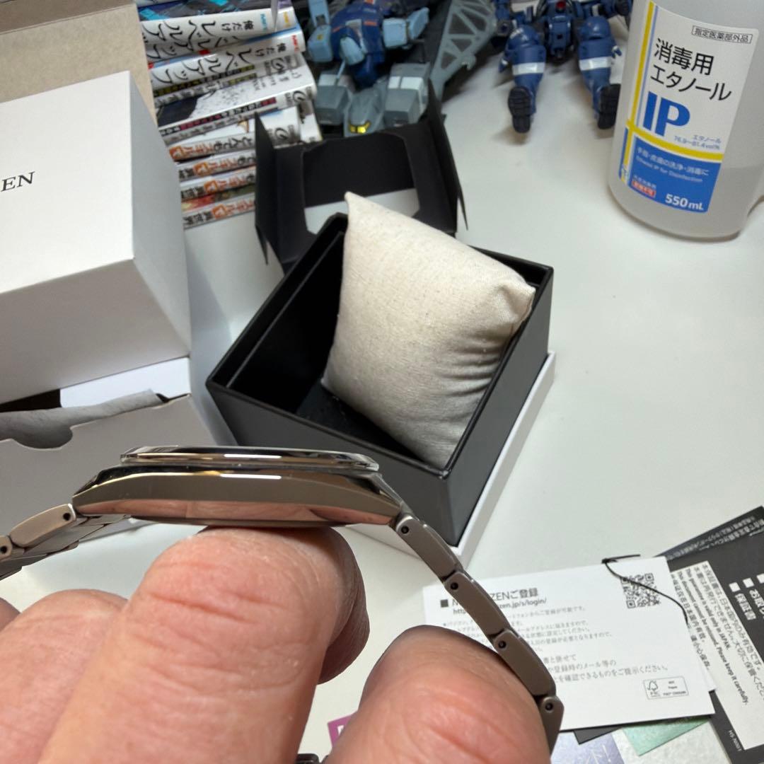 CITIZEN ATTEZA CB1120-50G チタン　エコドライブ