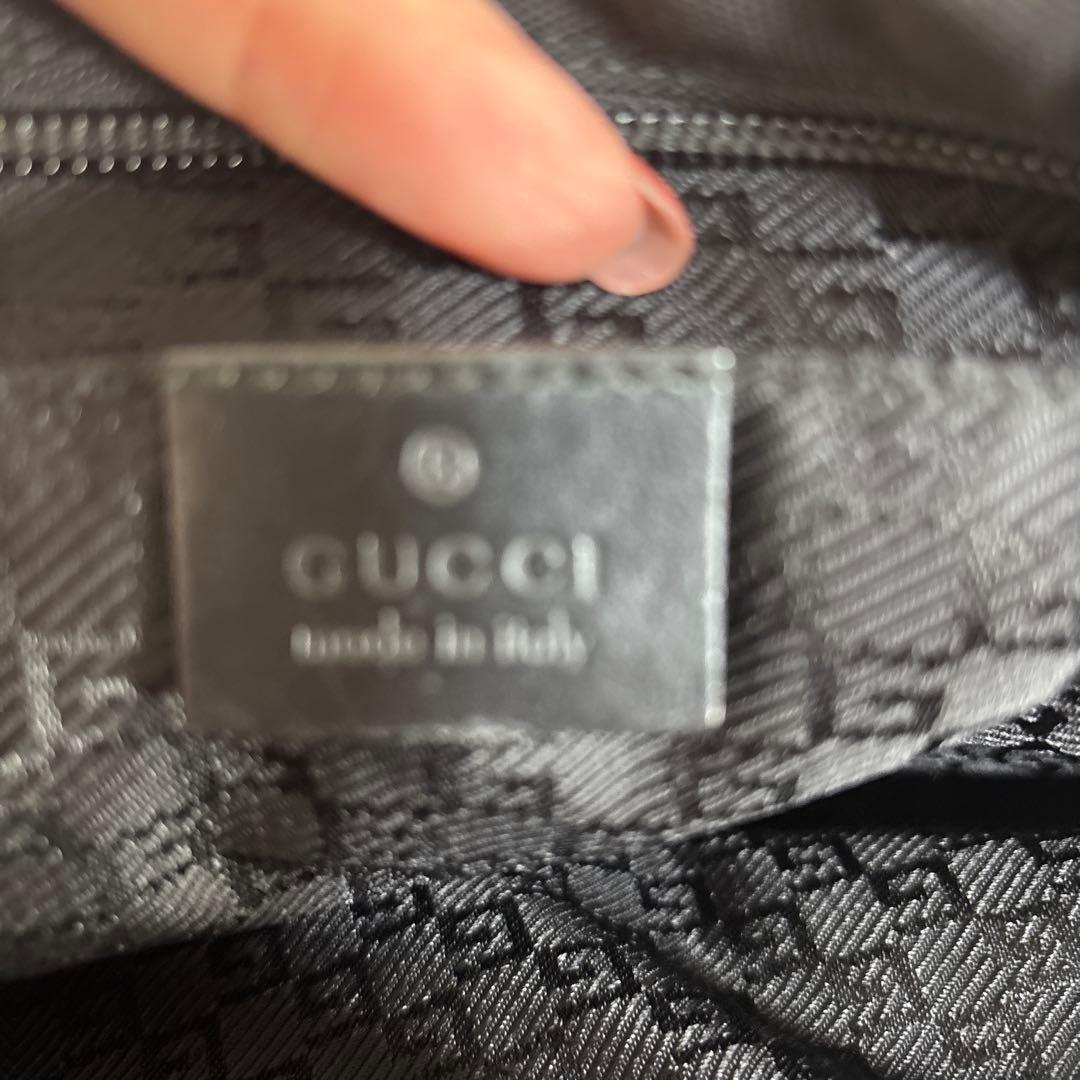 GUCCI ブラック メッセンジャーバッグ