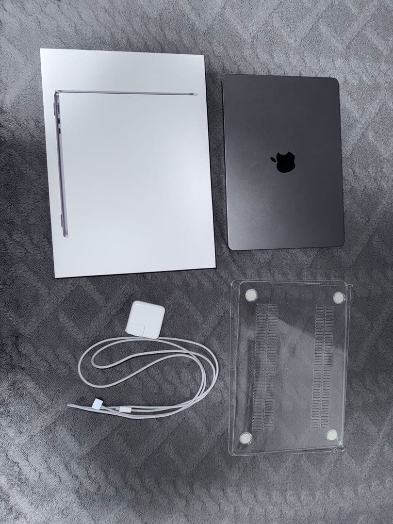 Apple MacBook Air 13.6インチ スペースグレー (M2)