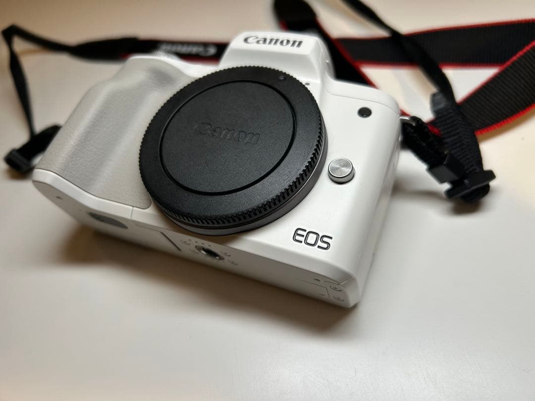 【おまけ付き】Canon EOS Kiss M2 ダブルズームキット