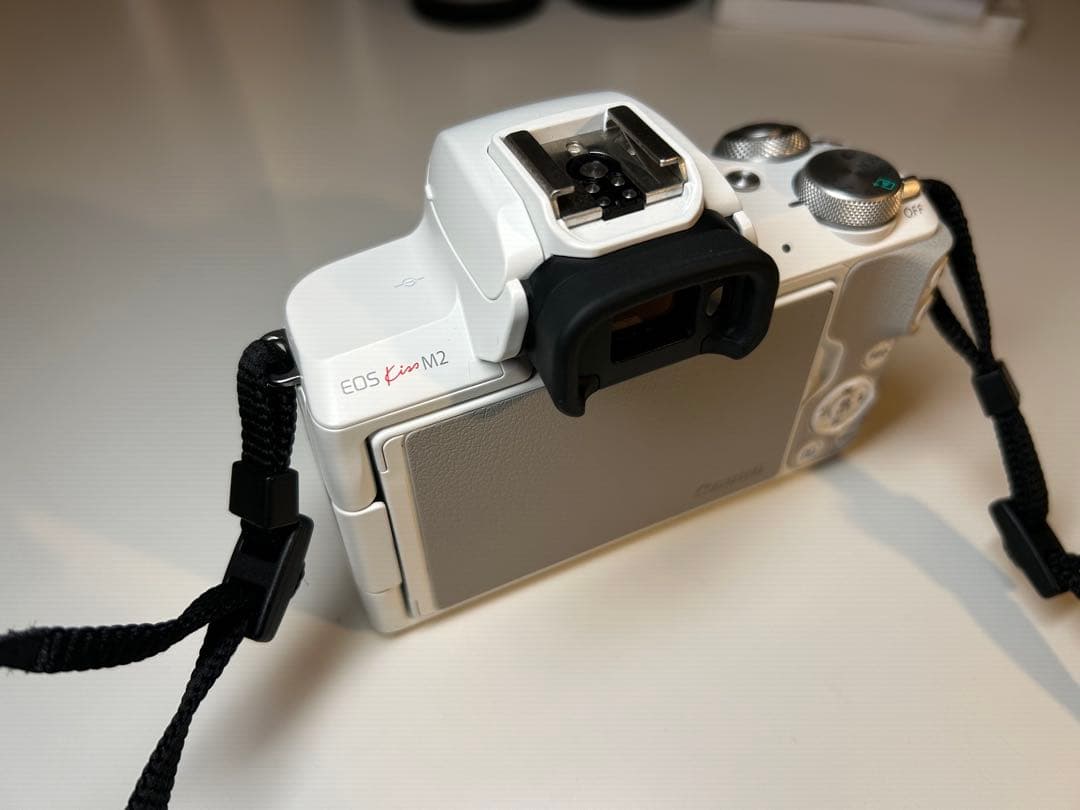 【おまけ付き】Canon EOS Kiss M2 ダブルズームキット