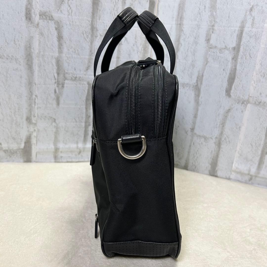 極美品♡coach ブリーフケース　大容量ビジネスバッグ　A4収納　ショルダー有