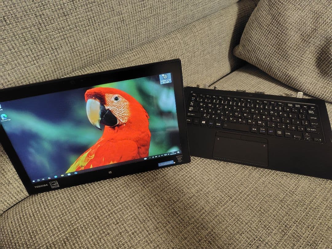 【美品】12.5型 ノートパソコン 東芝 R82/P SSD256 タッチパネル