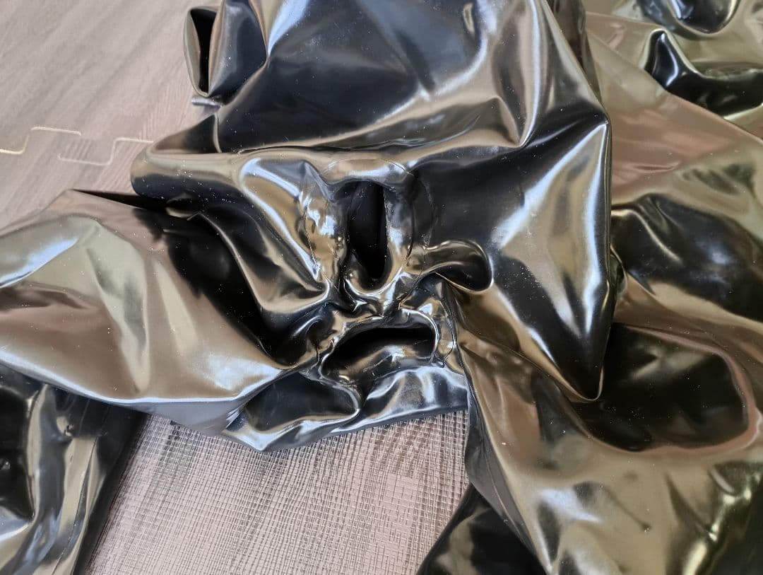 ラバー ラテックス スーツ（マスク一体型3穴シース付