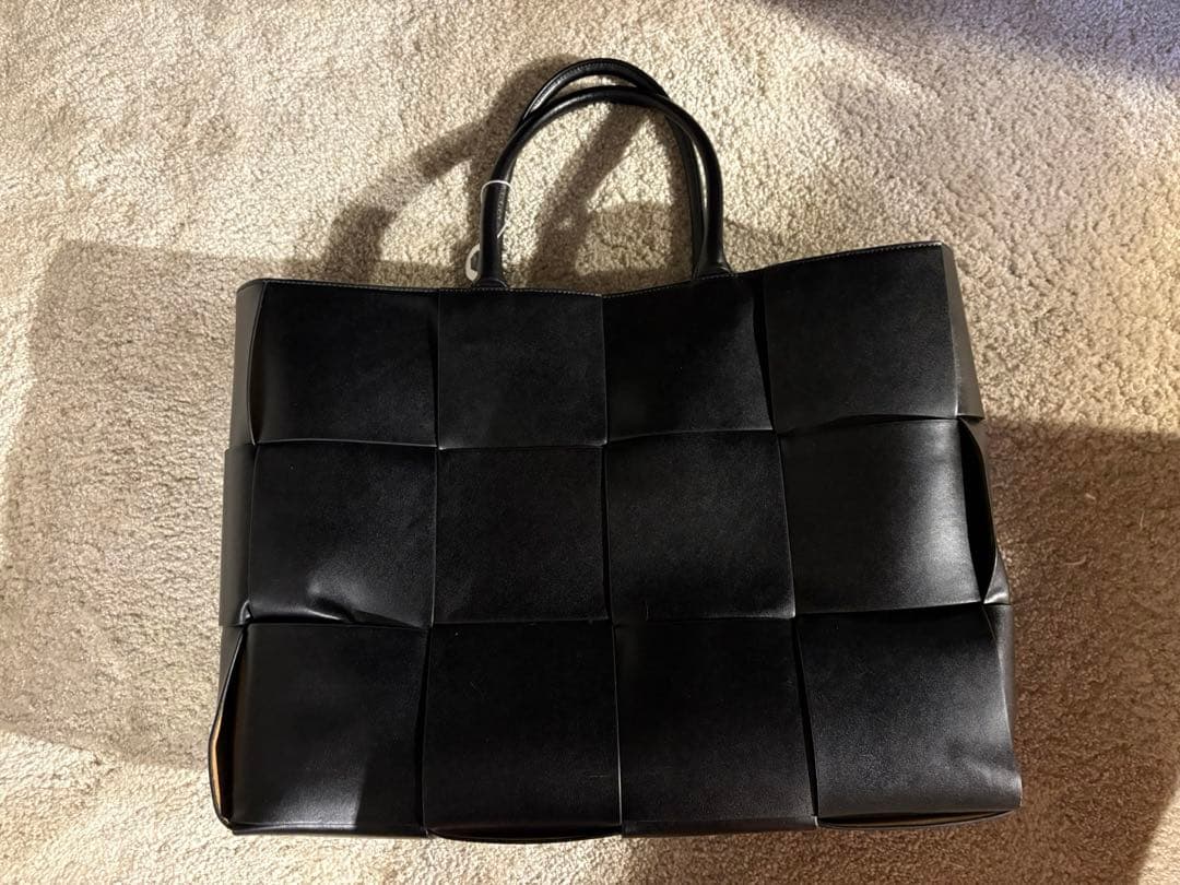 新品　Bottega Veneta アルコ ラージ ブラックトートバッグ