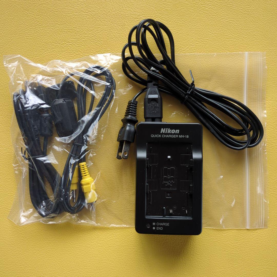 ニコン　デジタル一眼レフカメラ　Ｄ70+ズームセット+専用バッグ