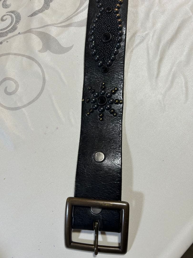 HTCスタッズ装飾 ブラックレザーベルト ヴンテージ品の為、傷汚れ有り