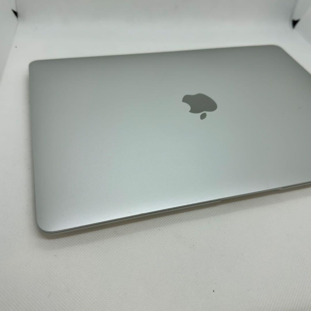 MacBook Air 13インチ (M1, 2020) – シルバー