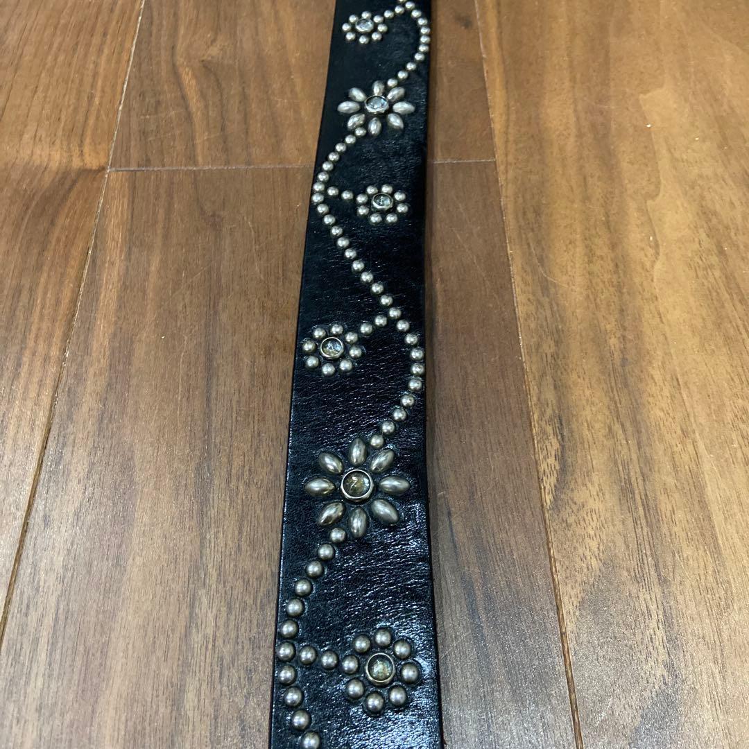 HTC フラワースタッズ クリアストーン ブラックレザーベルト 34inch