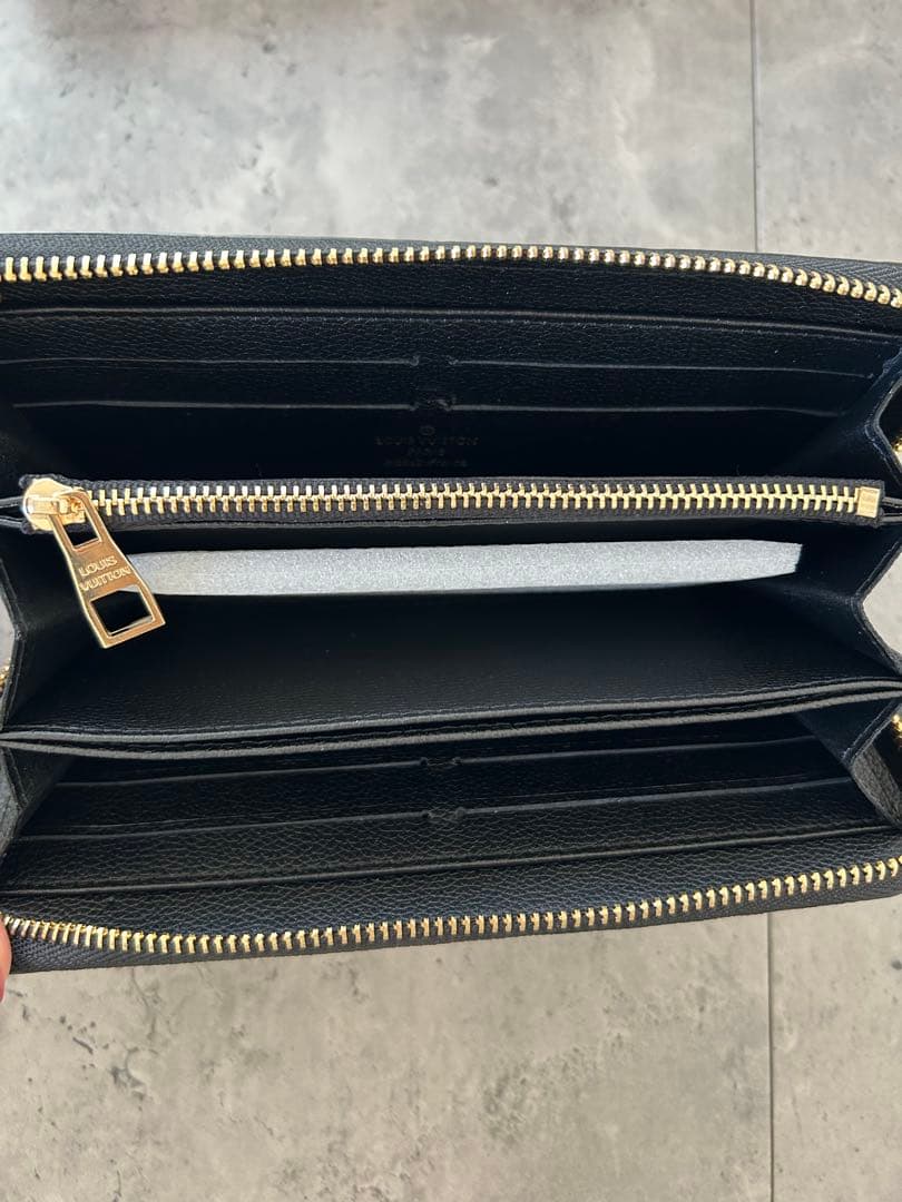 ブラック 長財布　財布