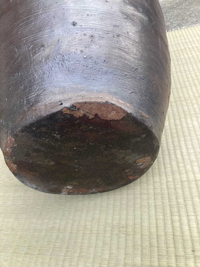 時代物 陶器の大型甕 古い壺 。茶褐色。和モダン 高さ64センチ