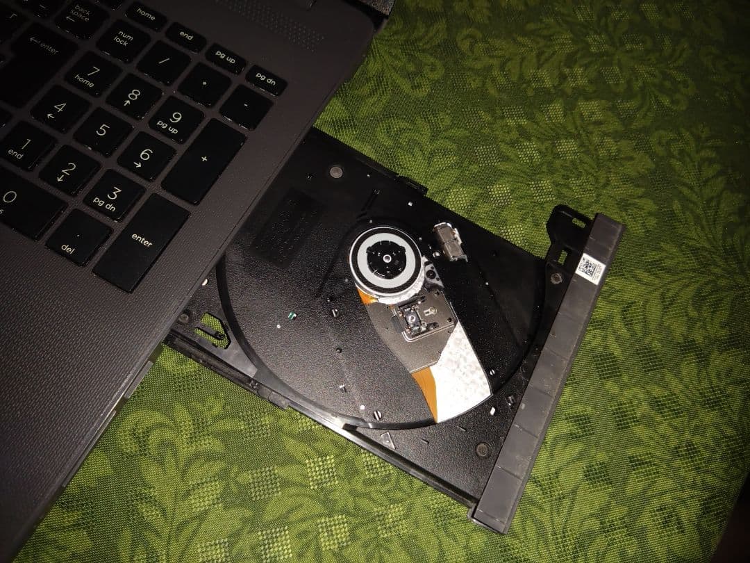 【ほぼ未使用】HP 255 G7／AMD A6／SSD8GB DVD付