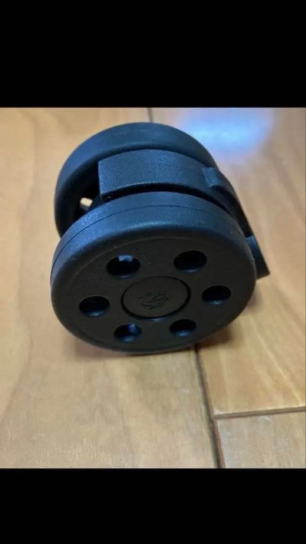 新品⭐︎未使用【リモワ】 キャスター4輪