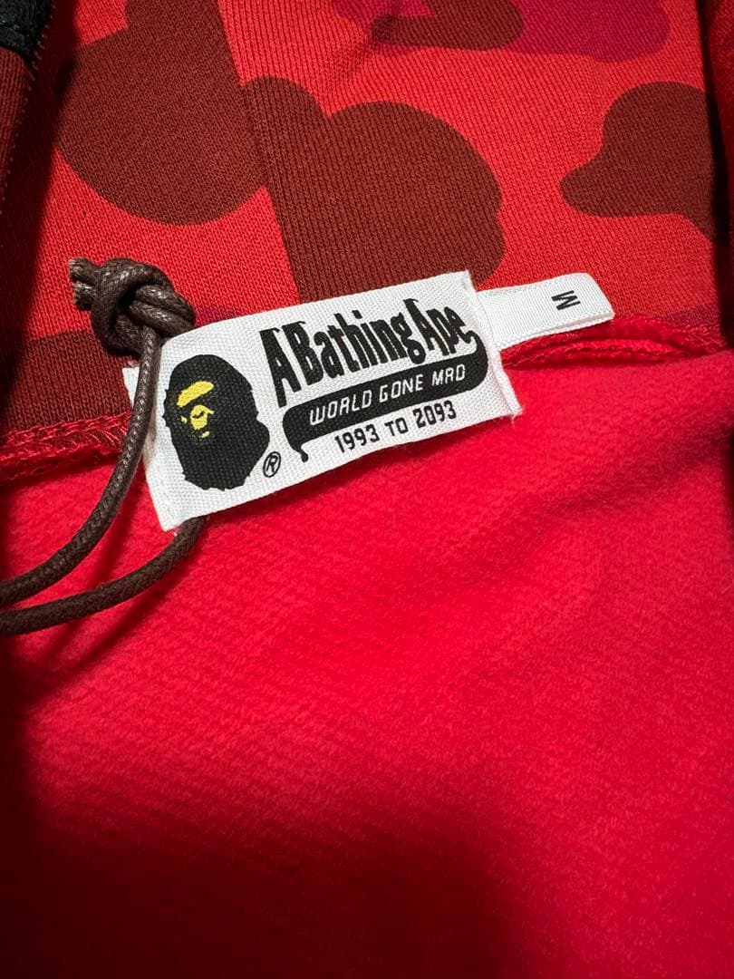 A BATHING APE シャークパーカー　Mサイズ