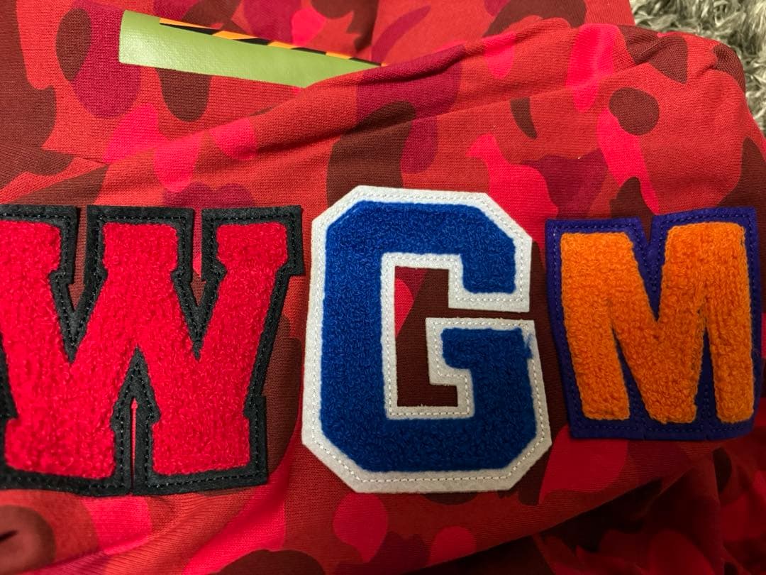 A BATHING APE シャークパーカー　Mサイズ