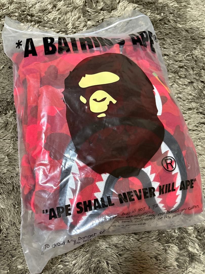 A BATHING APE シャークパーカー　Mサイズ