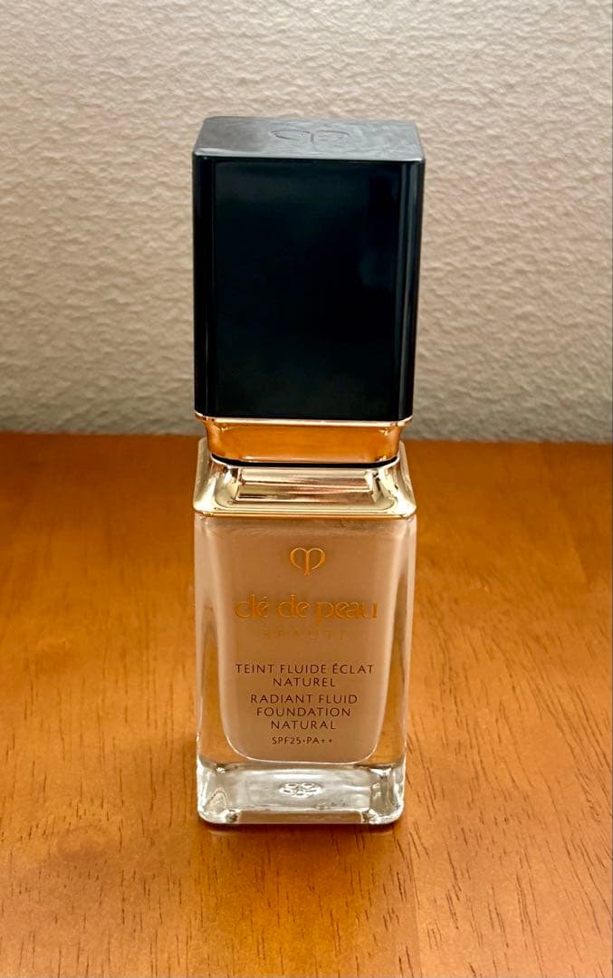 新品　クレ・ド・ポー ボーテ タンフリュイドエクラ　ナチュレル　オークル10