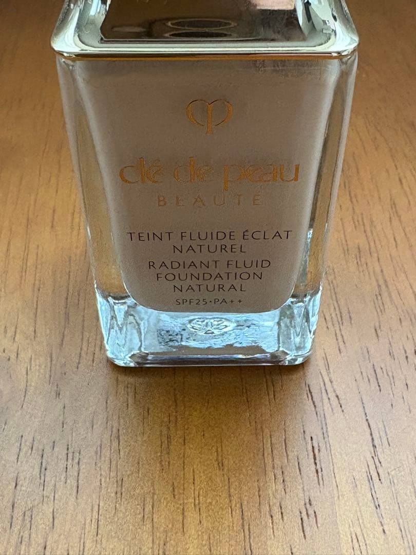 新品　クレ・ド・ポー ボーテ タンフリュイドエクラ　ナチュレル　オークル10