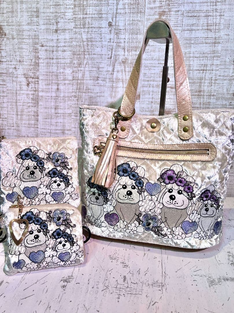 いたちページです。ロラライハリス♡刺繍の楕円底バッグ♡バッグのみ