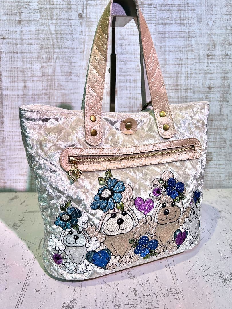 いたちページです。ロラライハリス♡刺繍の楕円底バッグ♡バッグのみ