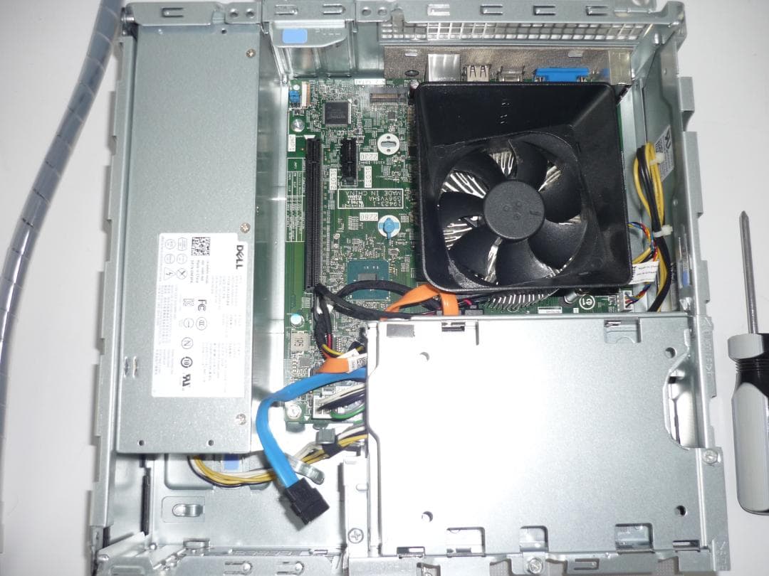 DELL Inspiron3471 i3-9100/メモリなし/HDDなし