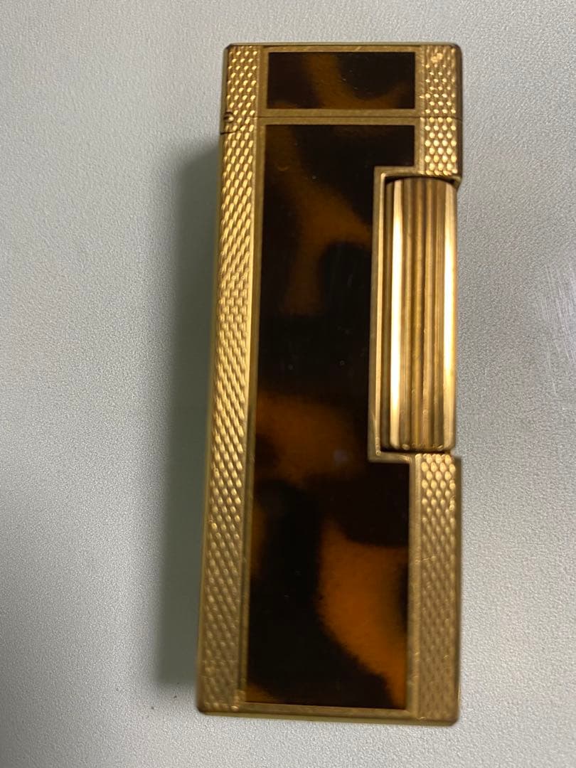 ダンヒルゴールドと茶色のライター本体