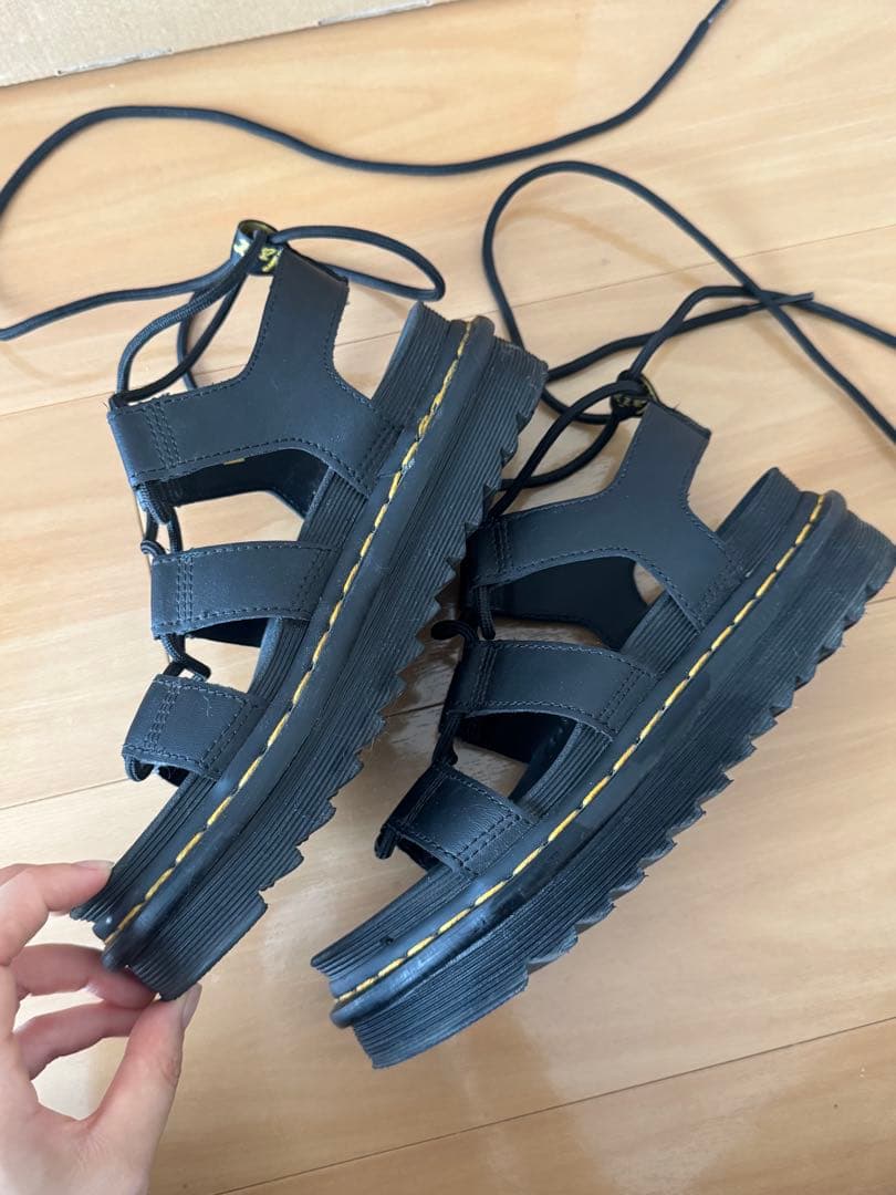 【美品】dr.martensドクターマーチン Nartilla サンダル 220