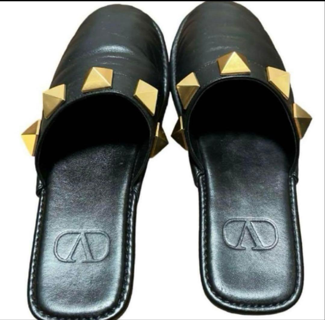 希少　VALENTINO GARAVANI レザーサンダル ゴールドスタッズ