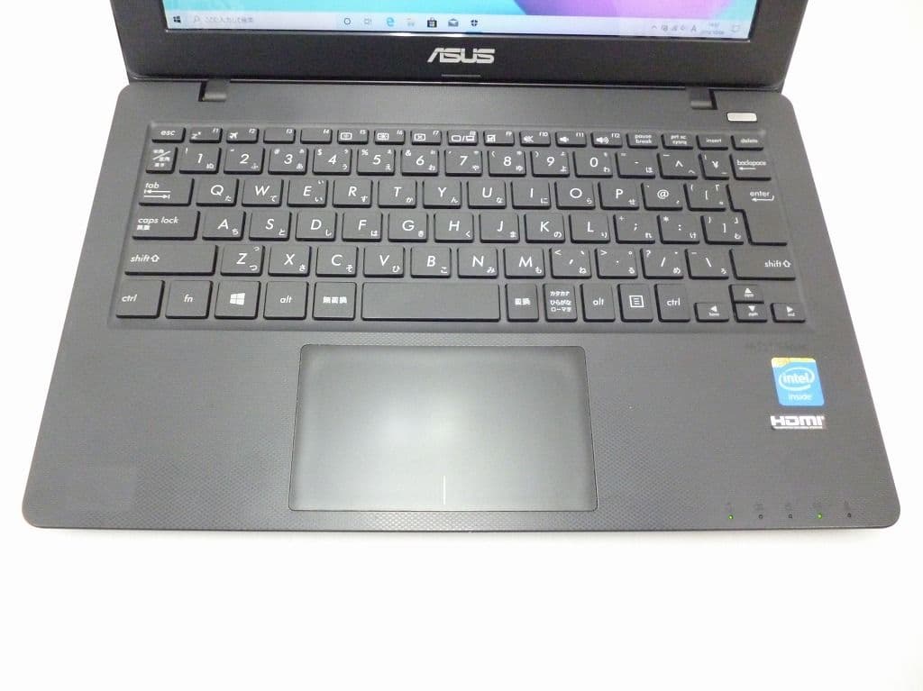 ASUS X200M ノートパソコン レッドWindows11にアップグレード済