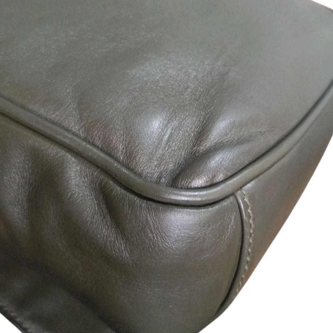 ✨Salvatore Ferragamo 羊革オールレザー メッセンジャーバッグ