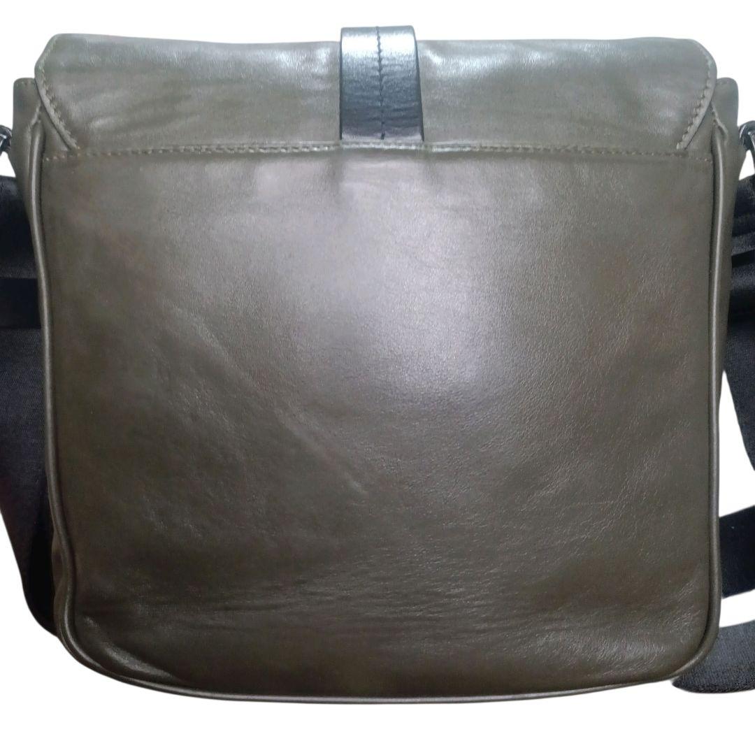 ✨Salvatore Ferragamo 羊革オールレザー メッセンジャーバッグ