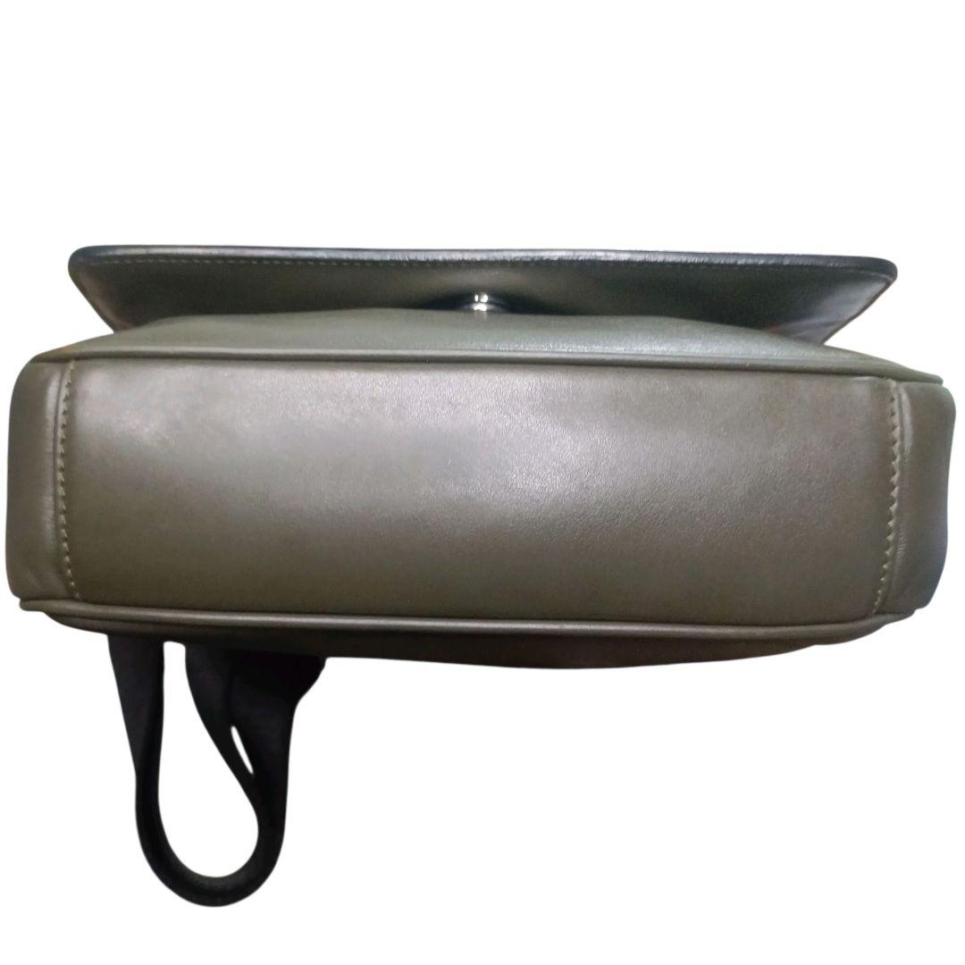 ✨Salvatore Ferragamo 羊革オールレザー メッセンジャーバッグ