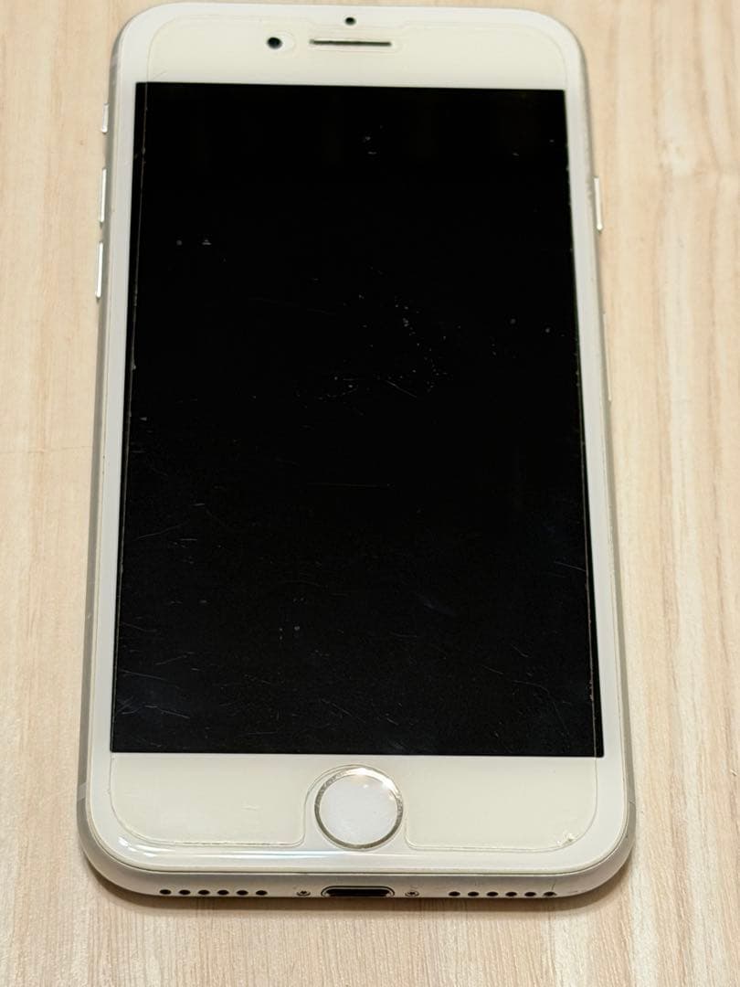 Apple iPhone 8 本体　SIMフリー