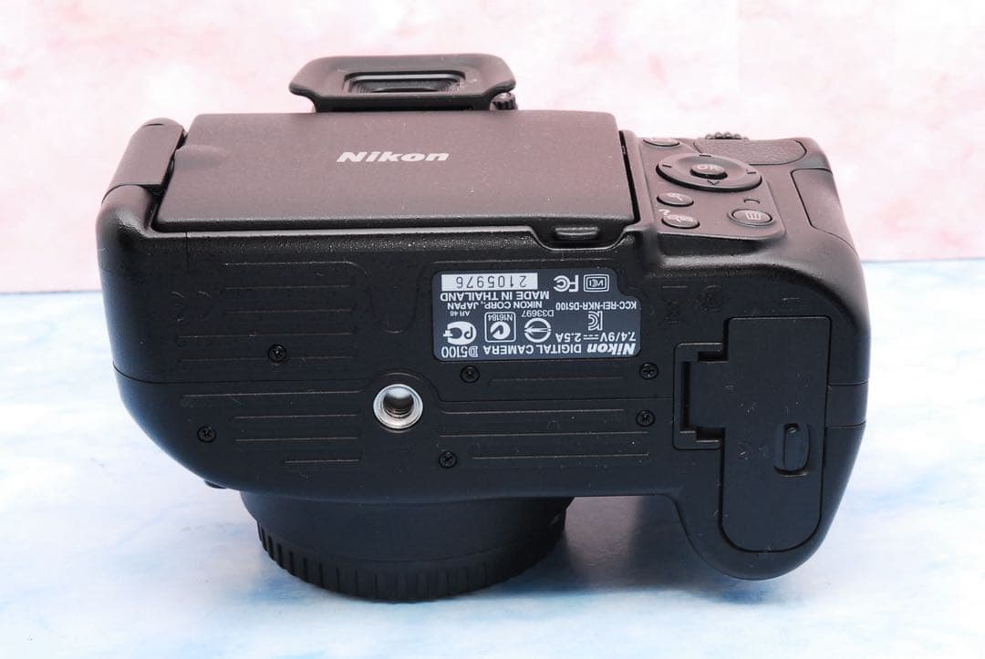 ニコン D5100☆一眼レフカメラ☆手ぶれ補正レンズ＆バッグ☆美品＆S数少！