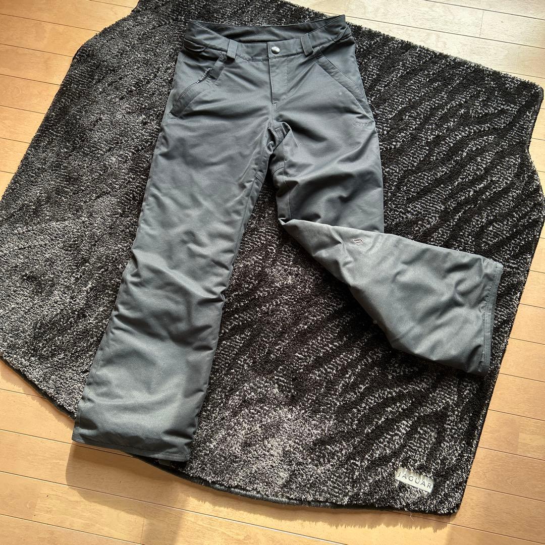 volcomスノーウェア着用３回　 キッズL US１２　 上下セット