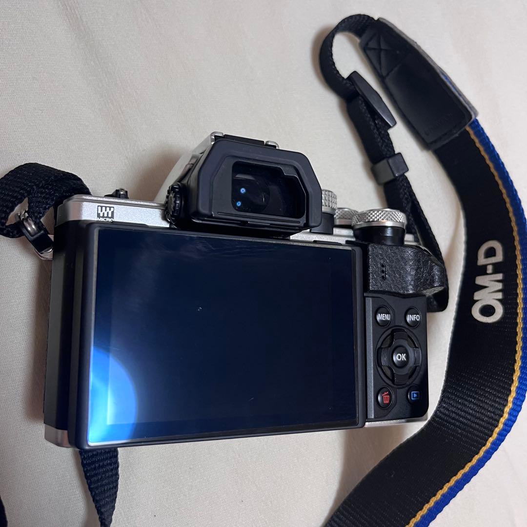 OLYMPUS OM-D E-M10 Mark II【シルバー)