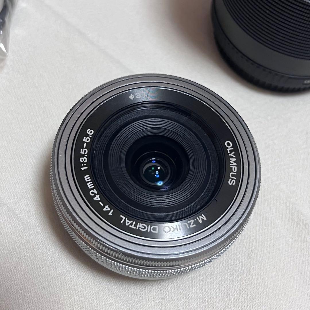 OLYMPUS OM-D E-M10 Mark II【シルバー)