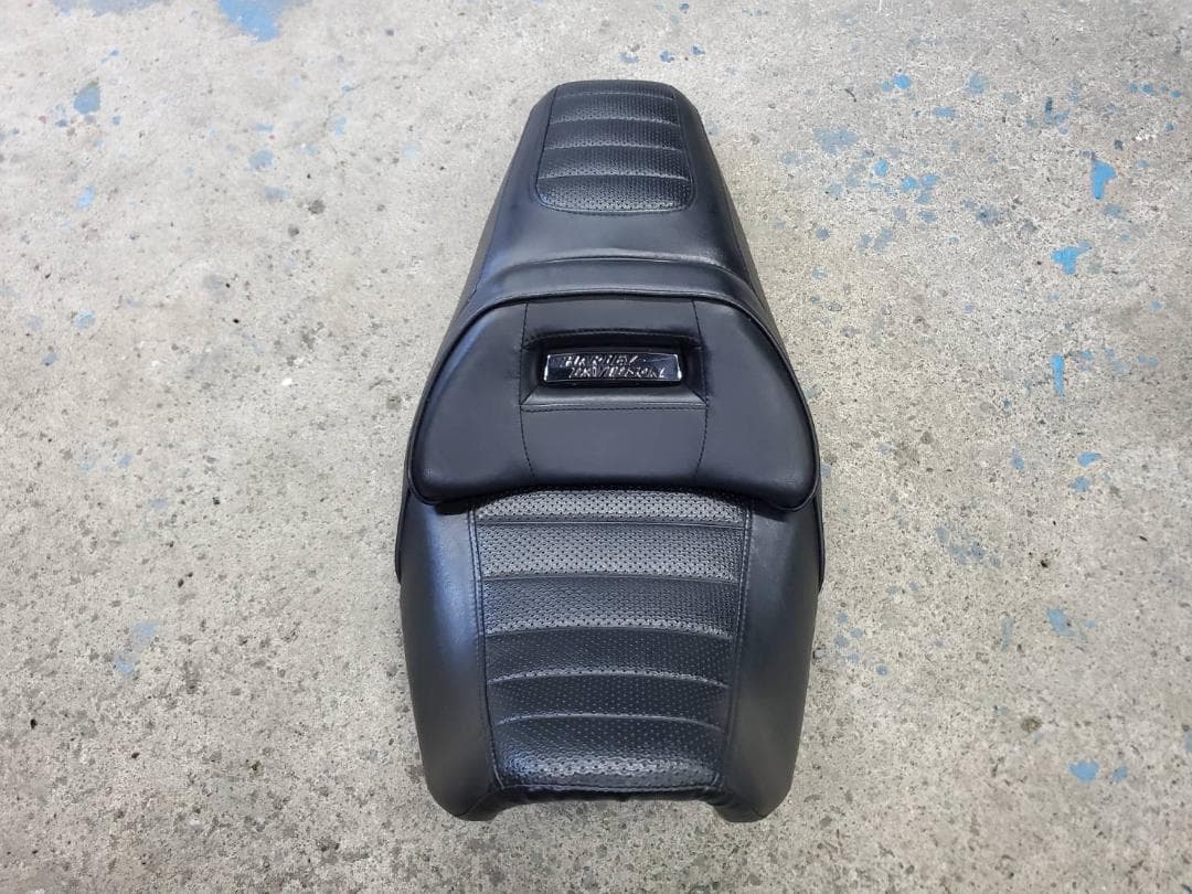 美品ハーレー ダイナ ローライダー 06~17 純正 シートパッド リーチシート