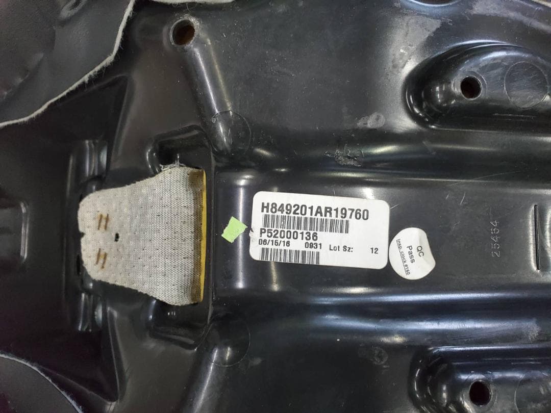 美品ハーレー ダイナ ローライダー 06~17 純正 シートパッド リーチシート