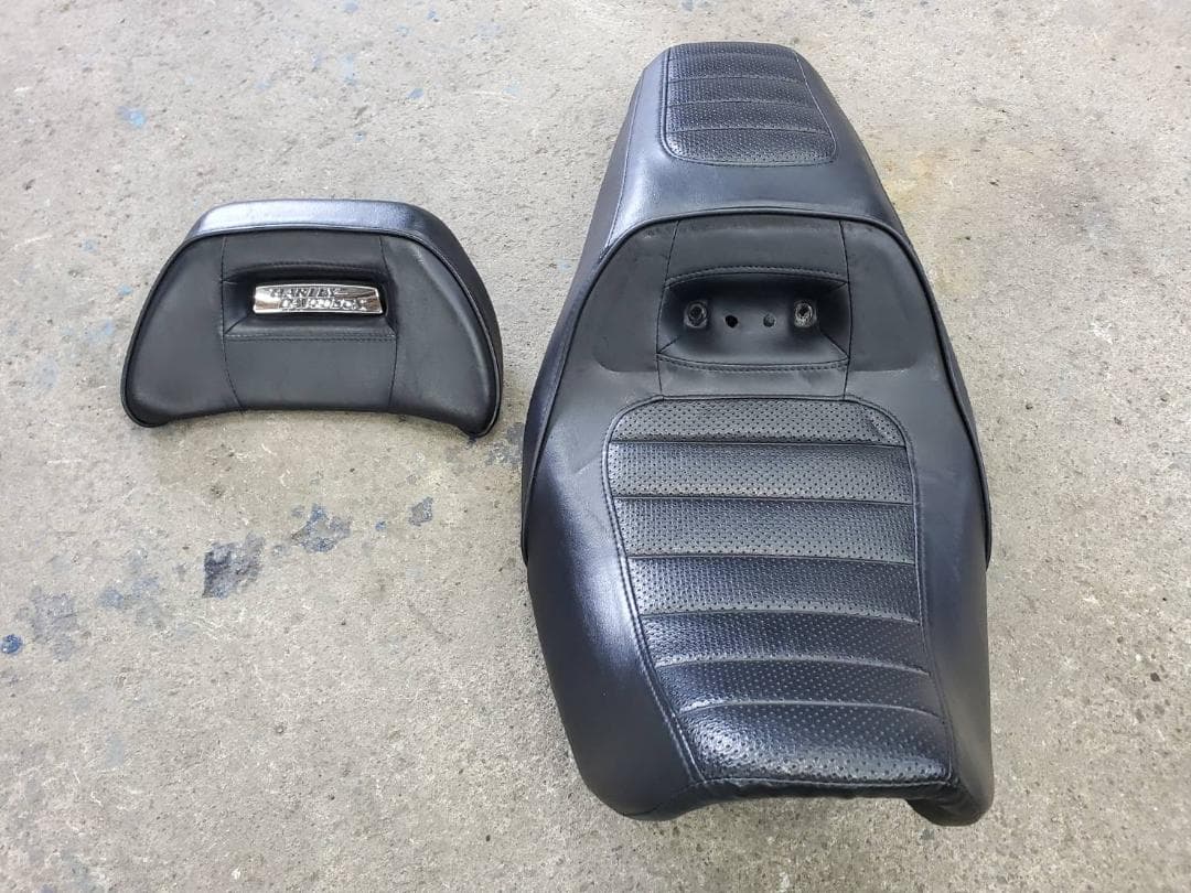 美品ハーレー ダイナ ローライダー 06~17 純正 シートパッド リーチシート