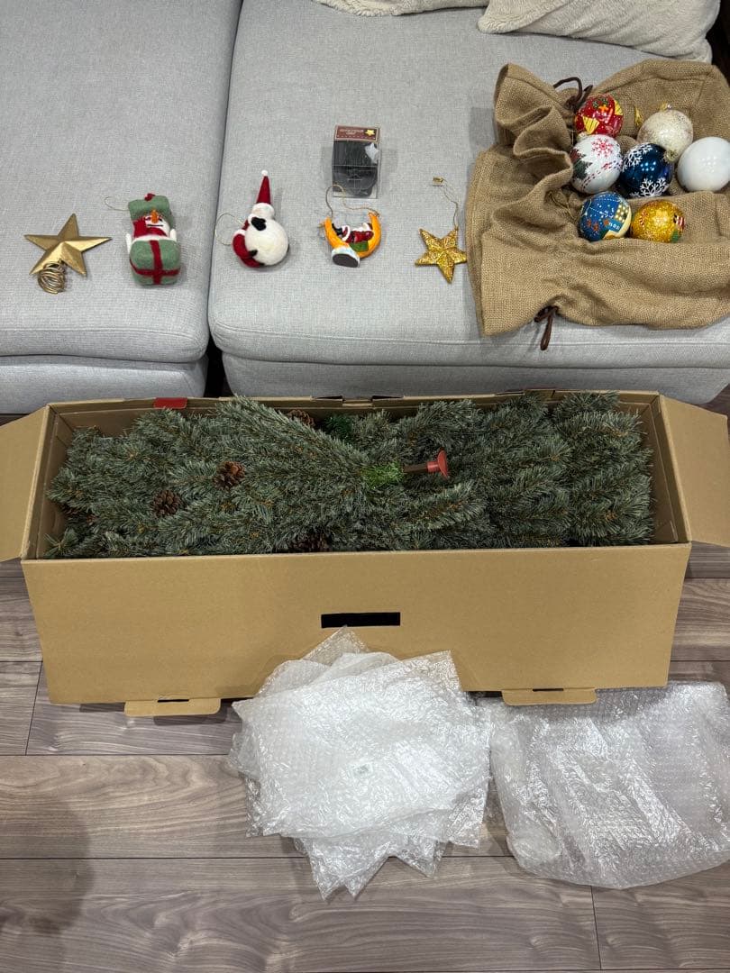 クリスマスツリー LEDライト付き オーナメント付き送料込み