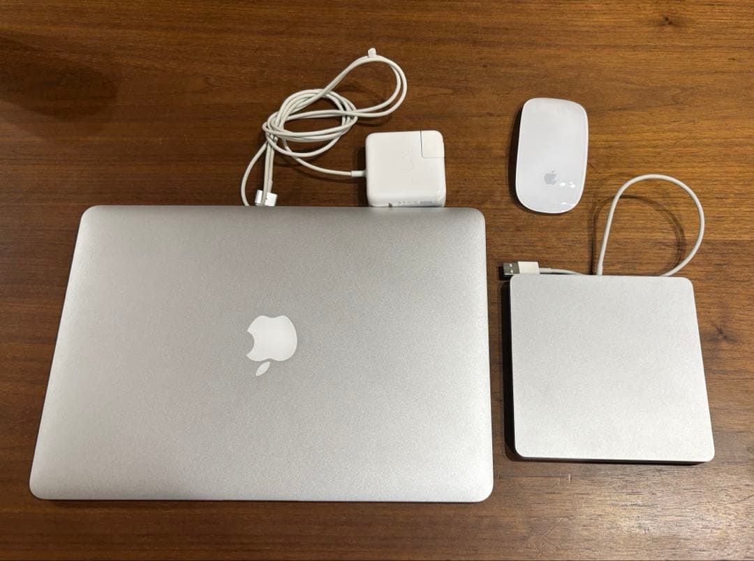 MacBook Air 13インチ USB SuperDrive 純正マウス付き