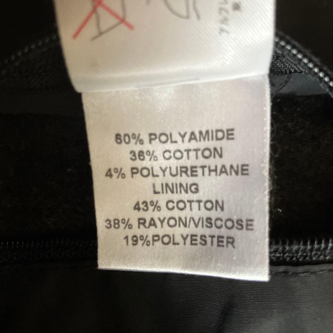 ダンヒルのブルゾンです。冬から春先にぴったりです。やや大きめのMサイズです。