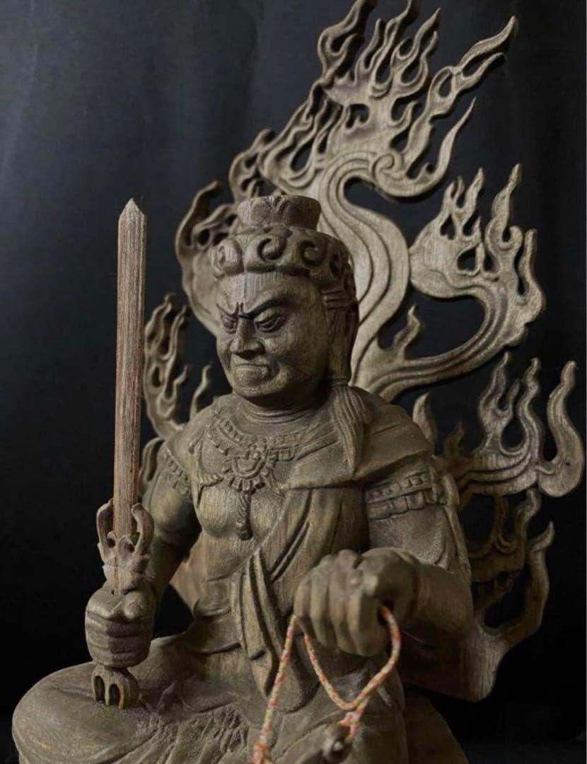 高31cm 井波彫刻　仏教工芸品　香樟材　仏師で仕上げ品　不動明王座像