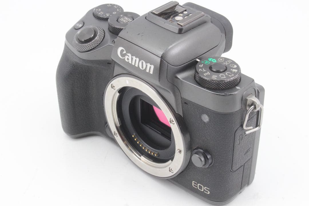とっても便利なダブルレンズ＆人気ミラーレス❣️Canon キヤノン EOS M5❣️