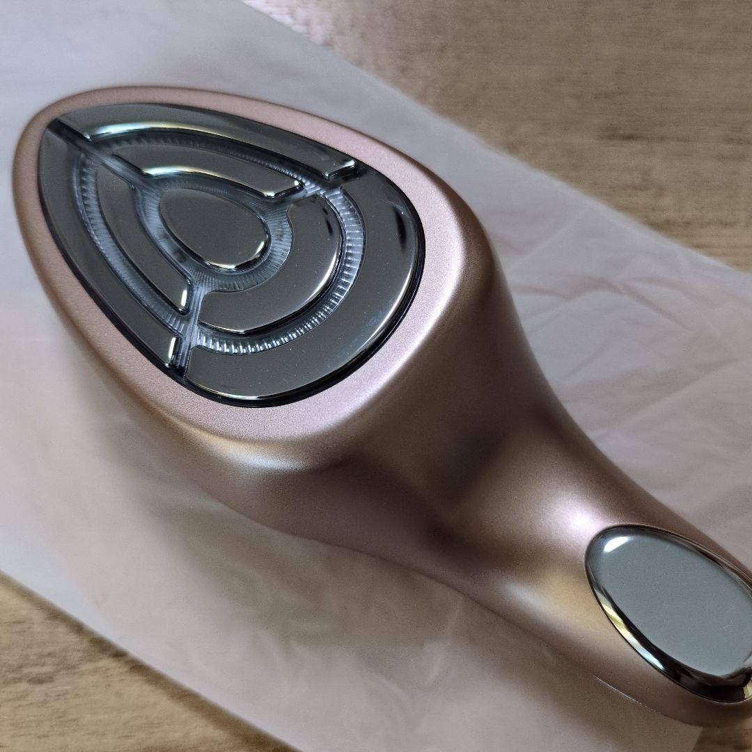 ME ラボンエクラ　美顔器　IKKOプロデュース